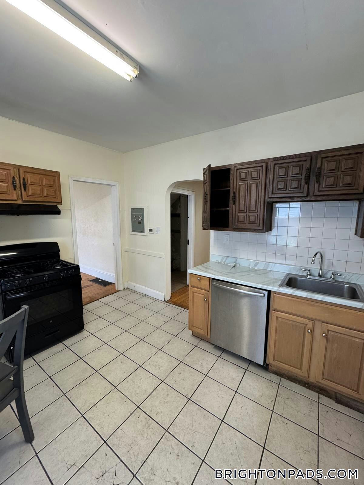 Building Photo - 44 Winship St