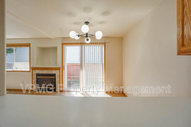 Building Photo - 5502 NE 89th Ave