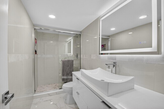 Building Photo - 1615 Bridgewood Dr