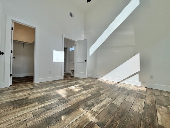 Building Photo - 227 Canyon Springs Dr