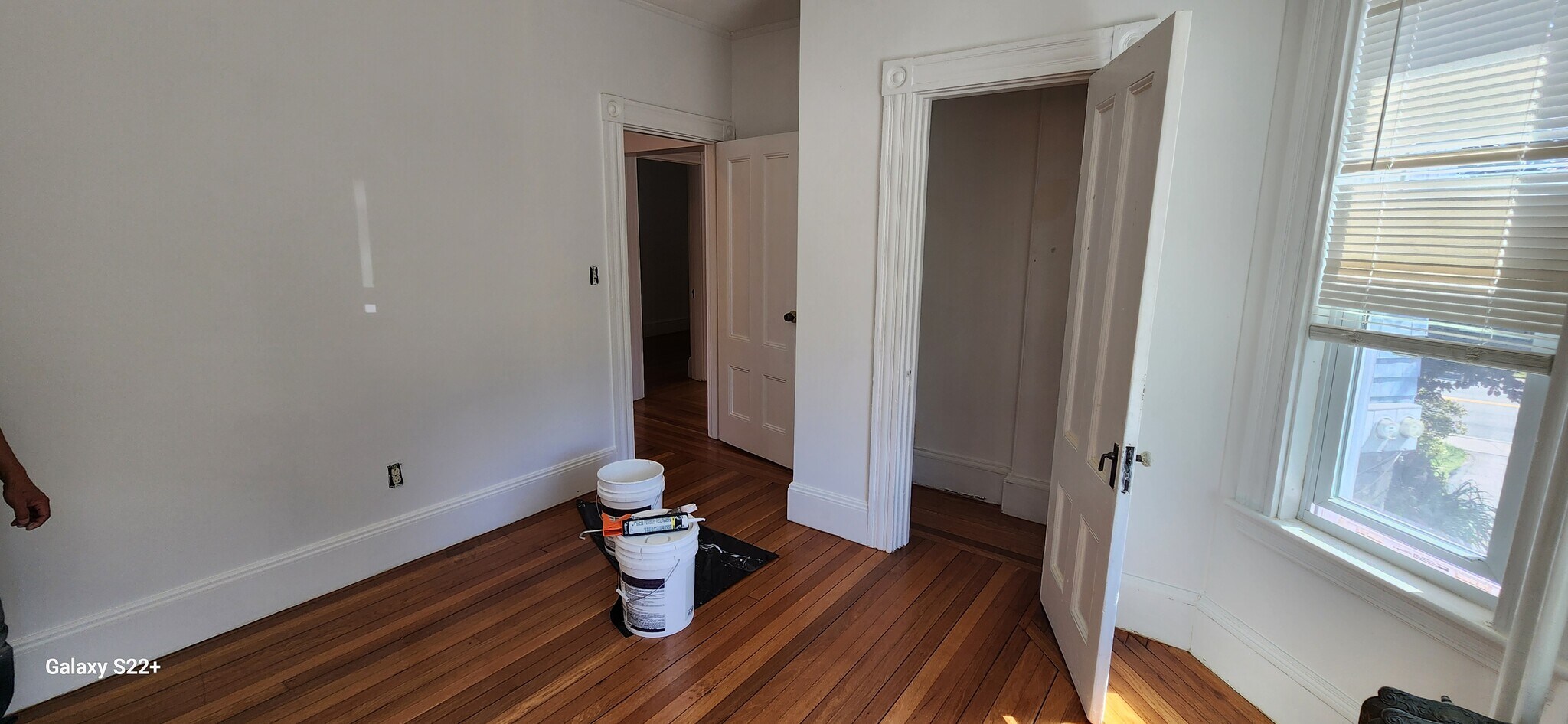 Building Photo - 389 Newport Ave