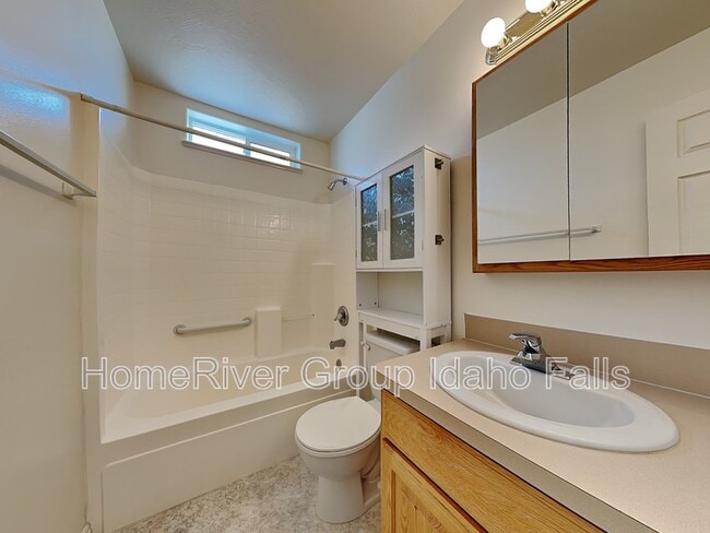 Building Photo - 3676 Briar Creek Ln