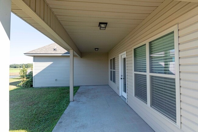 Building Photo - 132 Timber Edge Dr