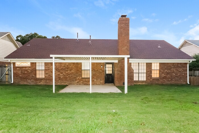 Building Photo - 7152 Olive Ridge Dr