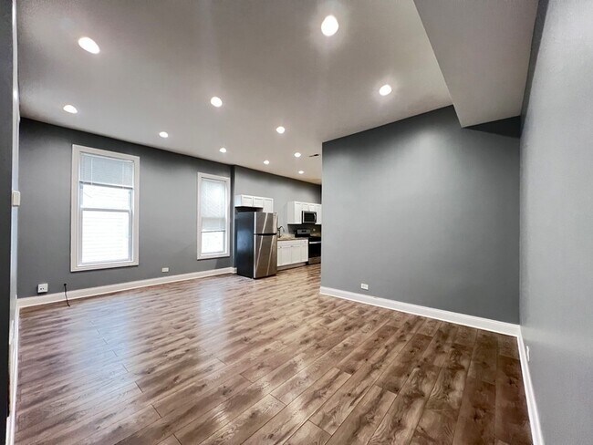 Building Photo - 7057 S Normal Blvd