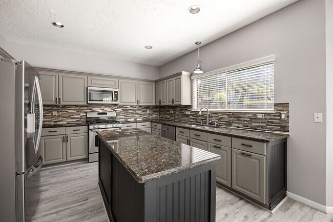 Building Photo - 4707 Leicester Way