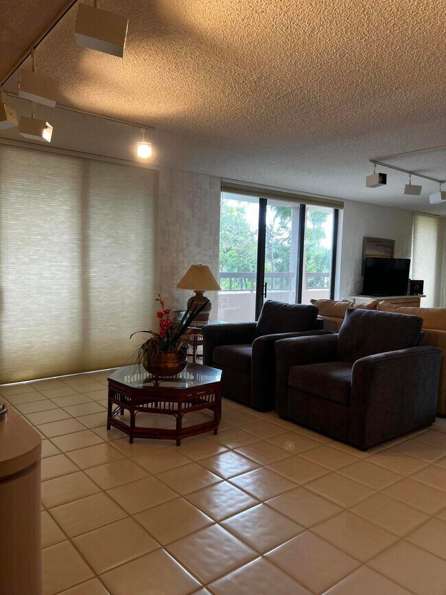 Building Photo - 4702 Fountains Dr