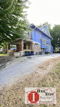 Building Photo - MOVE IN READY NOW!! - 3 Bedroom 2 1/2 Bath...