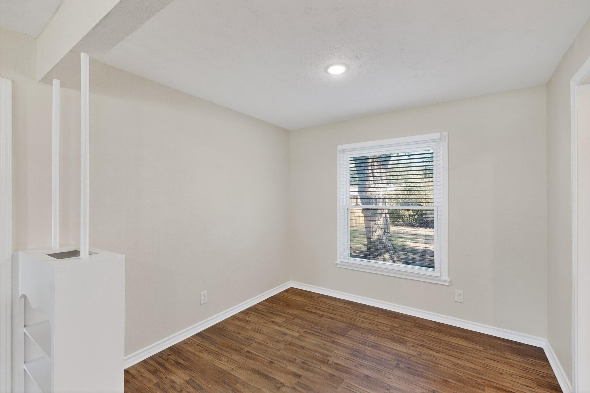 Building Photo - 2207 Housley Dr