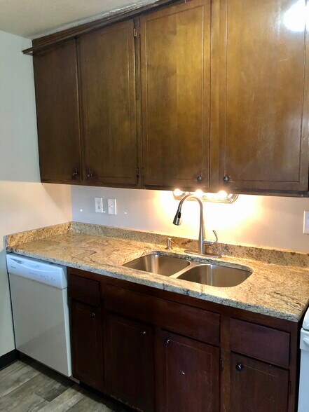 Building Photo - 4014 15th Ave S