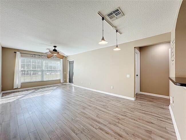 Building Photo - 3960 Southpointe Dr