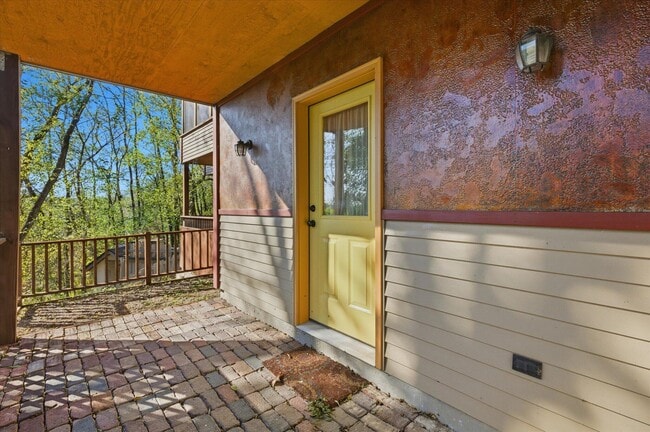 Building Photo - 102 N Gaw St