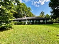 Building Photo - 204 East Rd