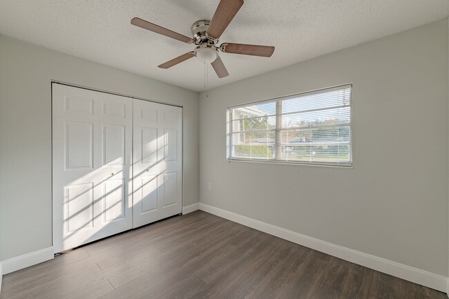 Building Photo - Now Available - 3 / 1.5 Bath In Orlando