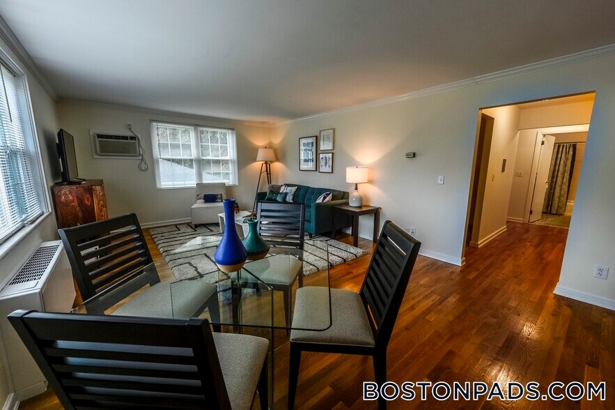 Building Photo - 8 Captain Parker Arms