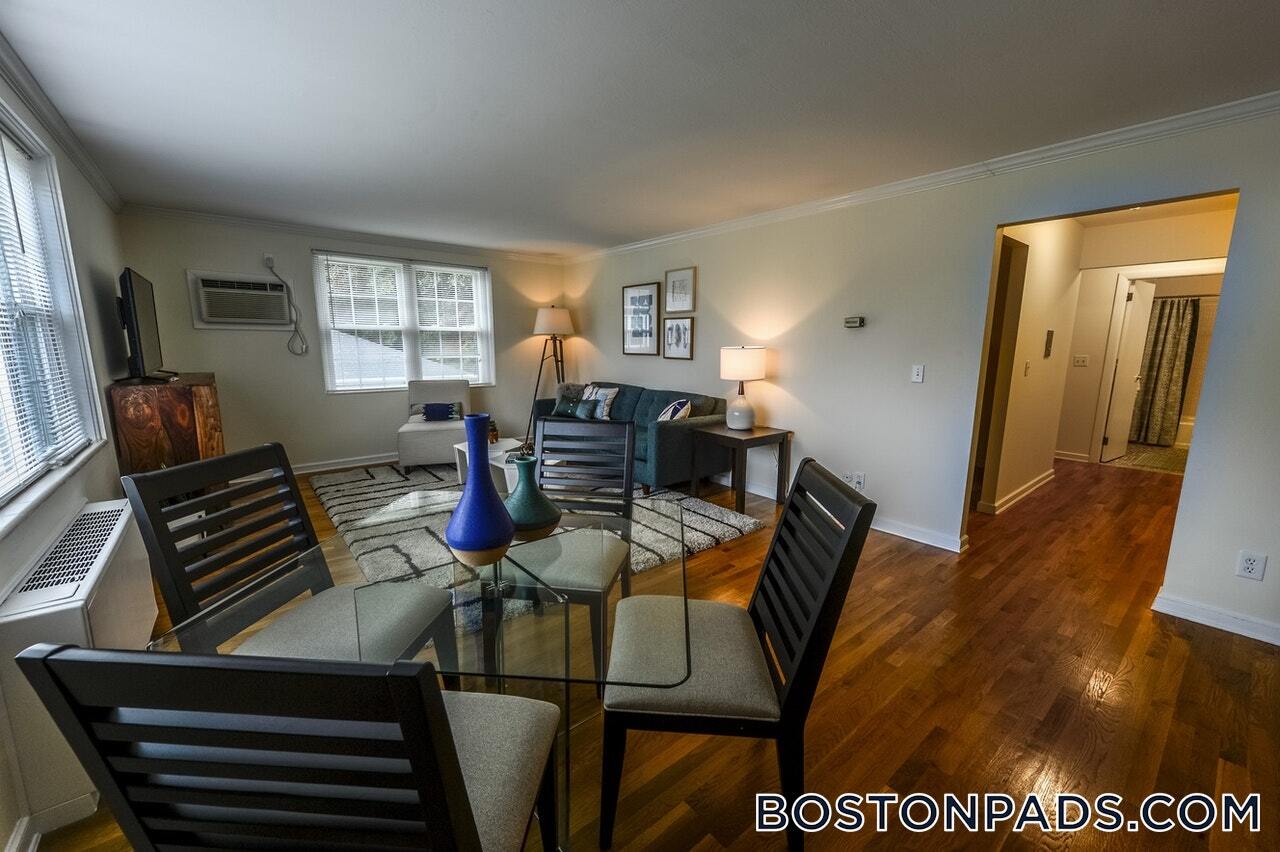 Building Photo - 8 Captain Parker Arms