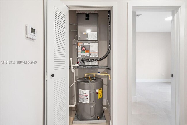 Building Photo - 4309 E 8th Ct