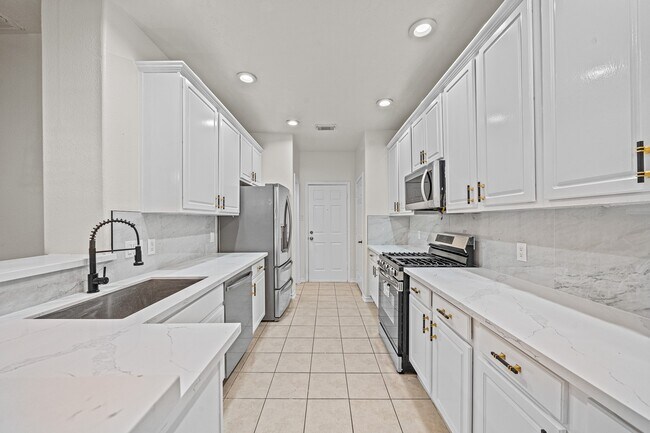 Building Photo - 16118 Market Garden Ln