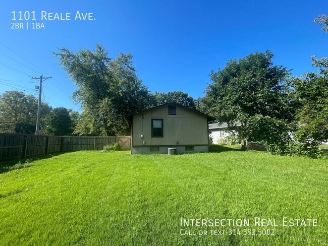 Building Photo - 1101 Reale Ave