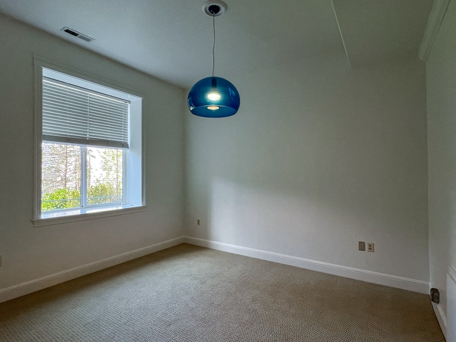 Building Photo - Bright & Beautiful Forest Heights Home with Gourmet Kitchen, Bonus Space & Private Cul-de-Sac Set...