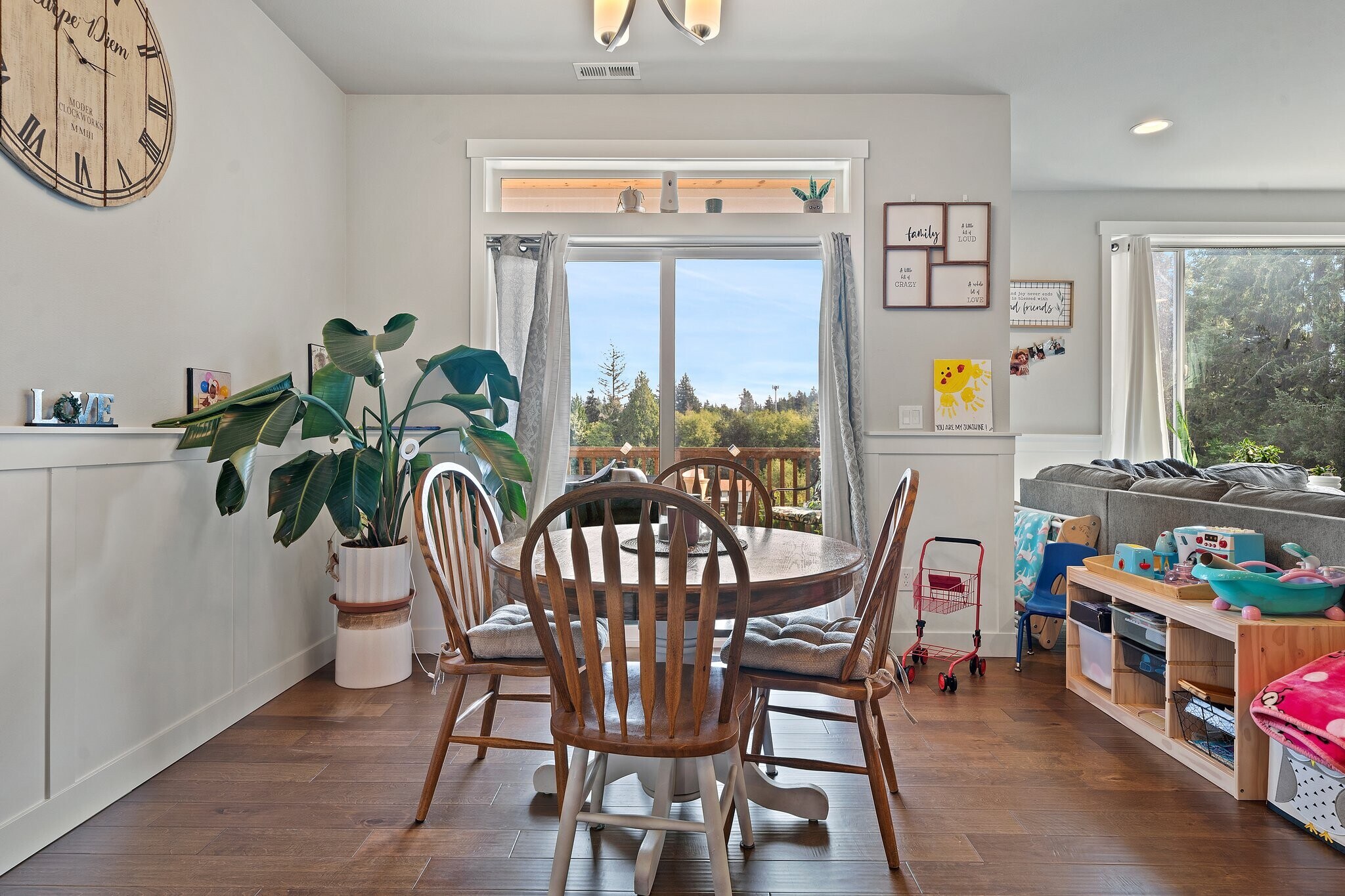 Dinning Room (view #2) - 1182 NE Sockeye Ct