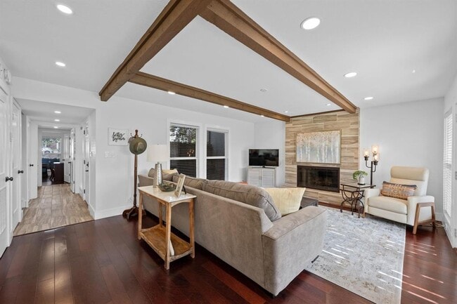 Building Photo - 100 Lido Cir