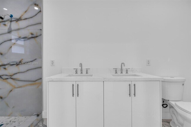 Building Photo - 11870 SW 220th St