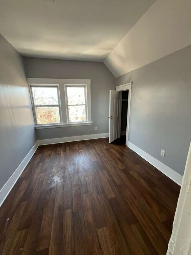 Building Photo - 436 Poplar St