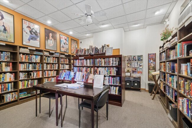 Building Photo - 3550 N Lake Shore Dr