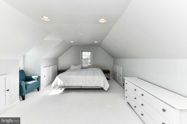 Building Photo - 7308 Poplar Ct