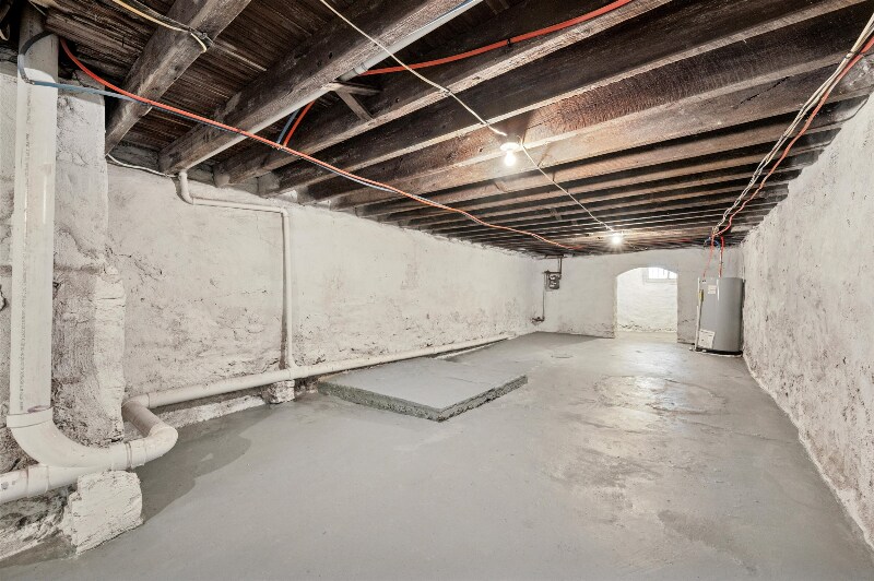 Building Photo - 220 N Robinson St