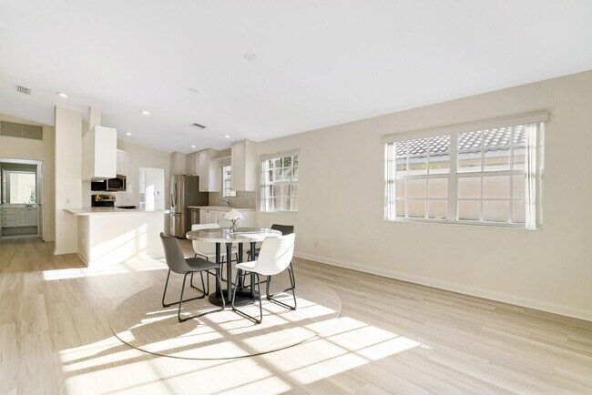 Building Photo - 8128 Montserrat Pl