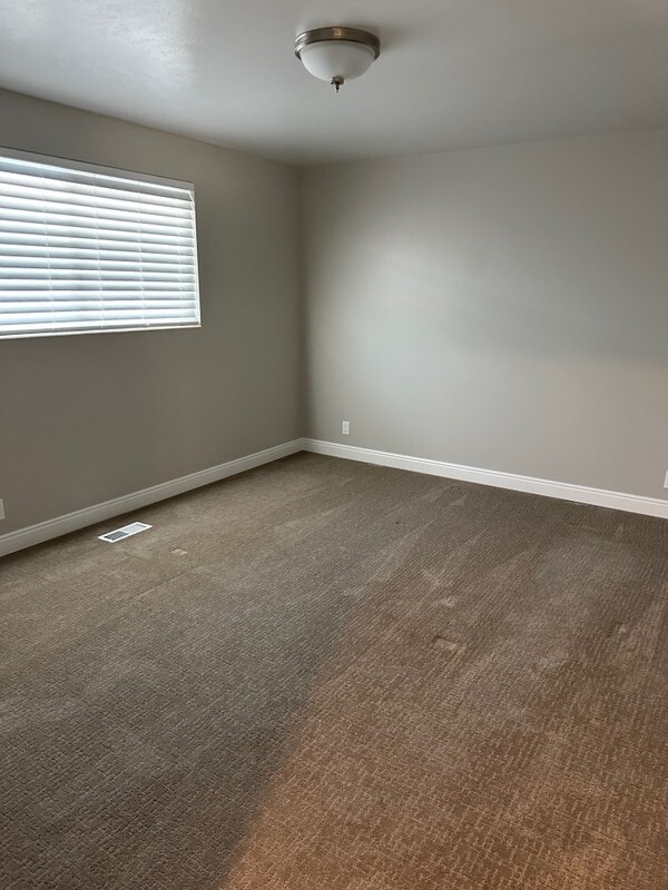 Building Photo - 306 W 300 N