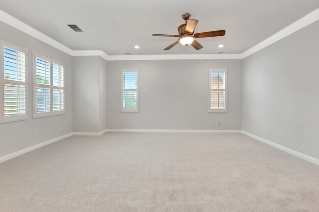 Building Photo - 132 Spring Valley
