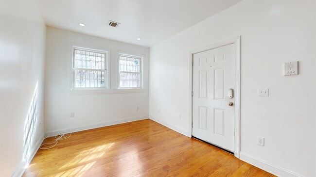 Building Photo - 131 Brunswick St