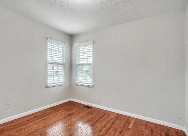 Building Photo - 3404 Whispering Hills Dr