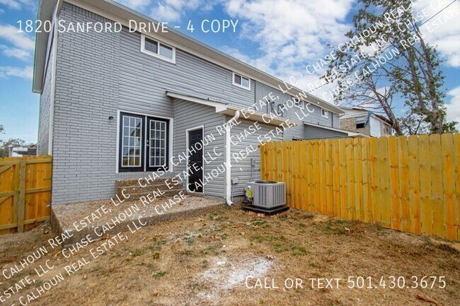 Building Photo - 1820 Sanford Dr