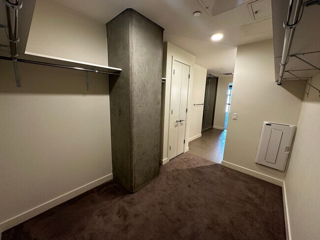 Building Photo - Contour on Campbell 1 bed 1.5 bath condo