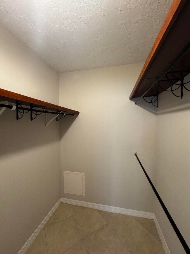 Building Photo - 251 S Cypress Rd