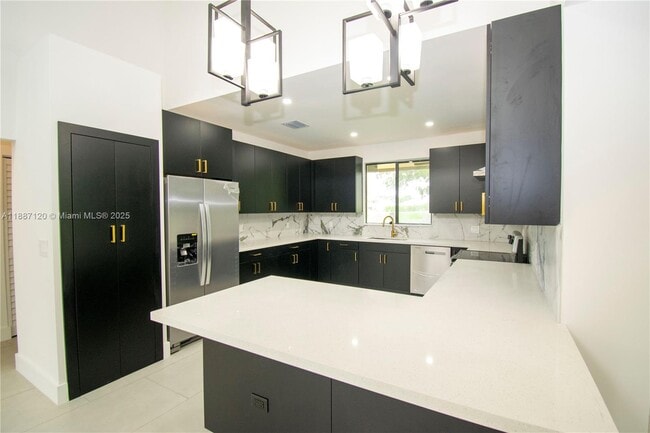 Building Photo - 8173 Silver Palm Ct