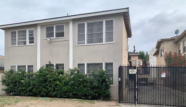 Front of the building - 6128 De Longpre Ave