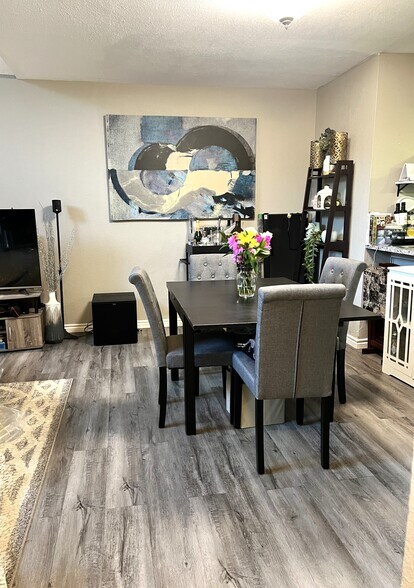 Dining - 4629 Country Creek Dr