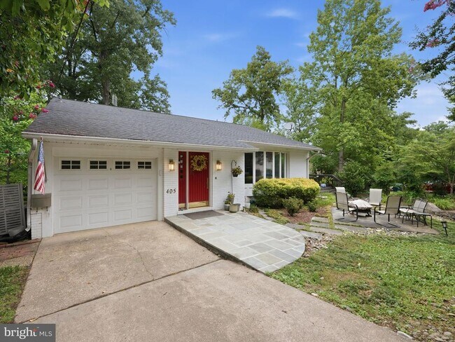 Building Photo - 405 Underhill Pl