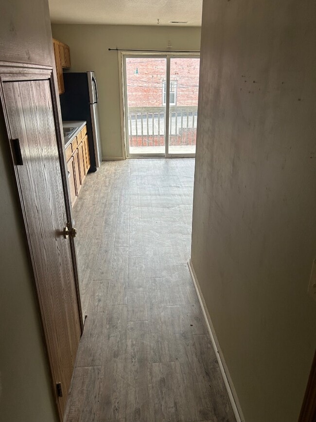 Building Photo - 107 N 1st St