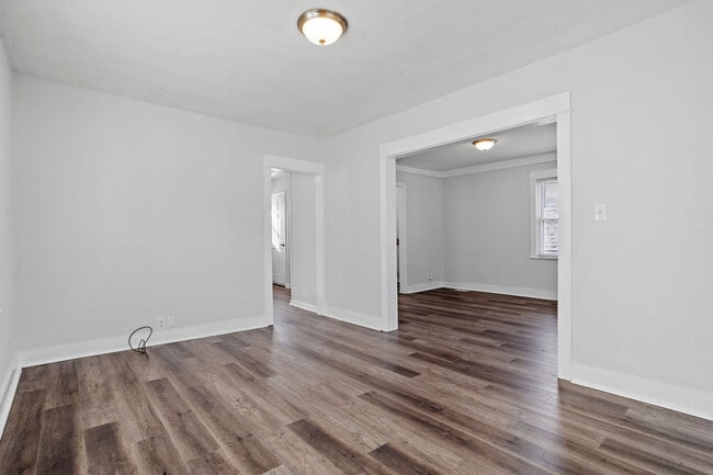 Building Photo - 332 W Olive St