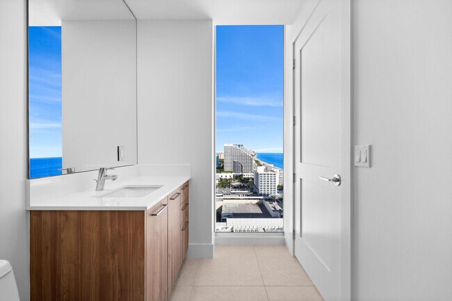 Building Photo - 151 N Seabreeze Blvd