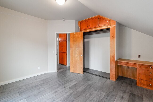 Building Photo - Beautifully Renovated 4-Bedroom Farmhouse on Large Corner Lot in the Heart of Sublimity - Water/S...