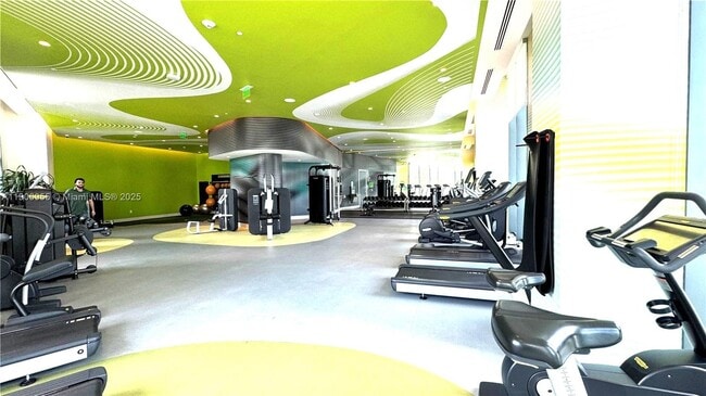 Building Photo - 501 NE 31st St