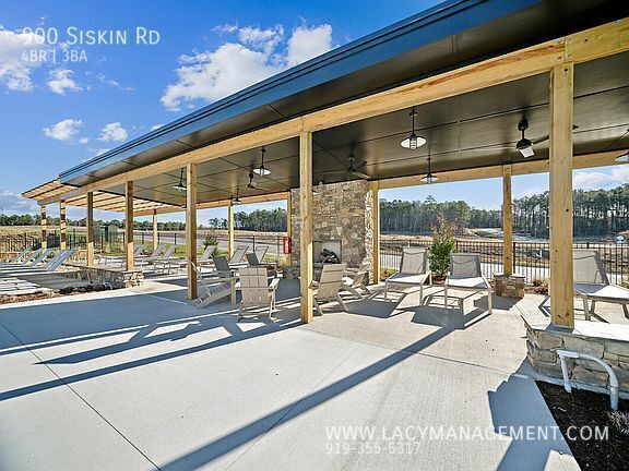 Building Photo - 900 Siskin Rd