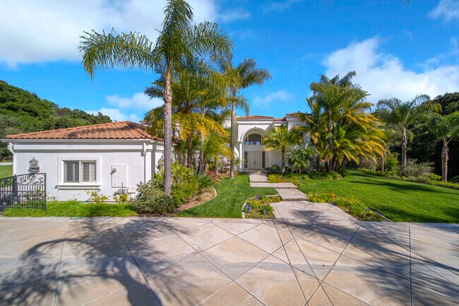 Building Photo - 1160 N Easley Canyon Rd